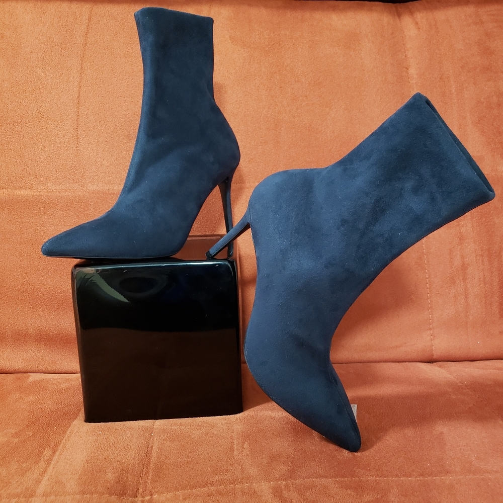 Theory Stretch Faux Suede Sock Boot Sz 6 NEW